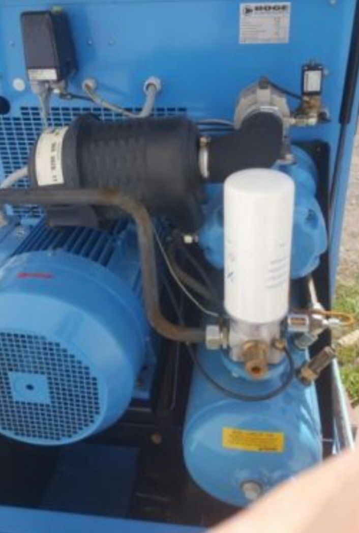 sprezarka srubowa kompresor BOGE 18,5 kW rok 2003 do piaskowania