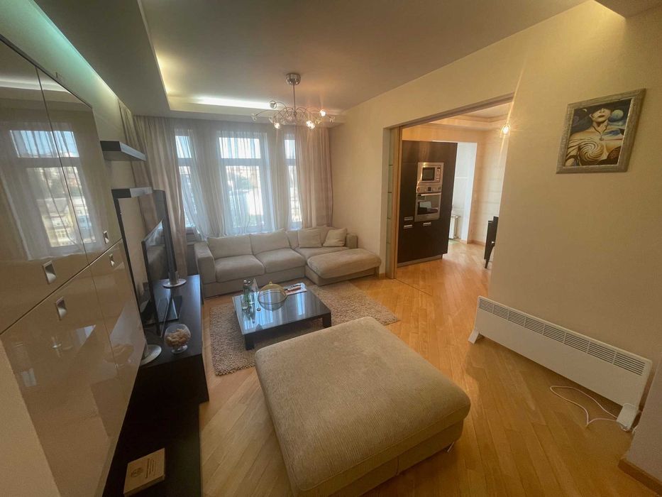 Рідкісна 4к на Паньківській 27/78 (3 спальні і кухня-вітальня)