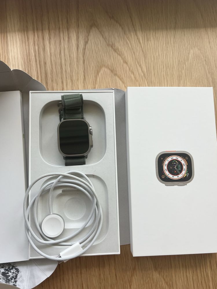 Apple Watch Ultra 49mm Titanium, Green Alpine Loop M