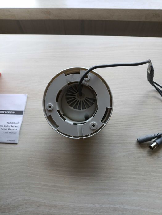 Камера відеоспостереження Hikvision DS-2CE72DFT-F