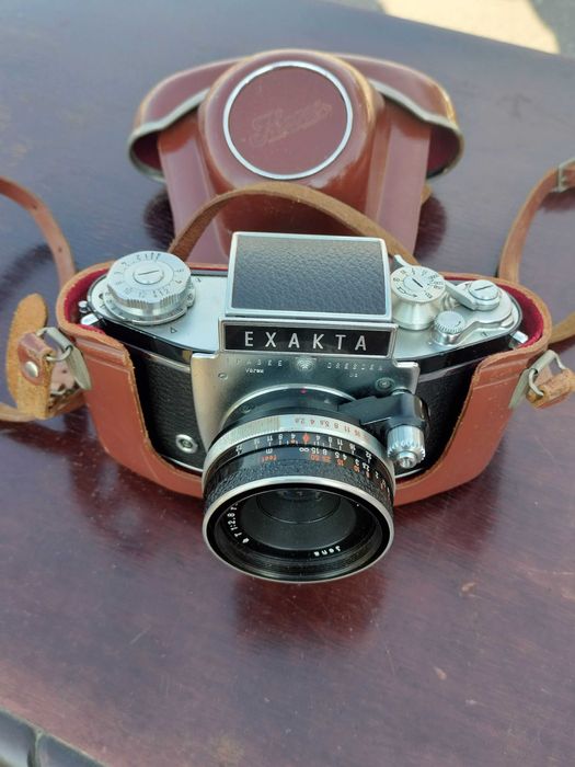 stary aparat fotograficzny Exakta Varex II a