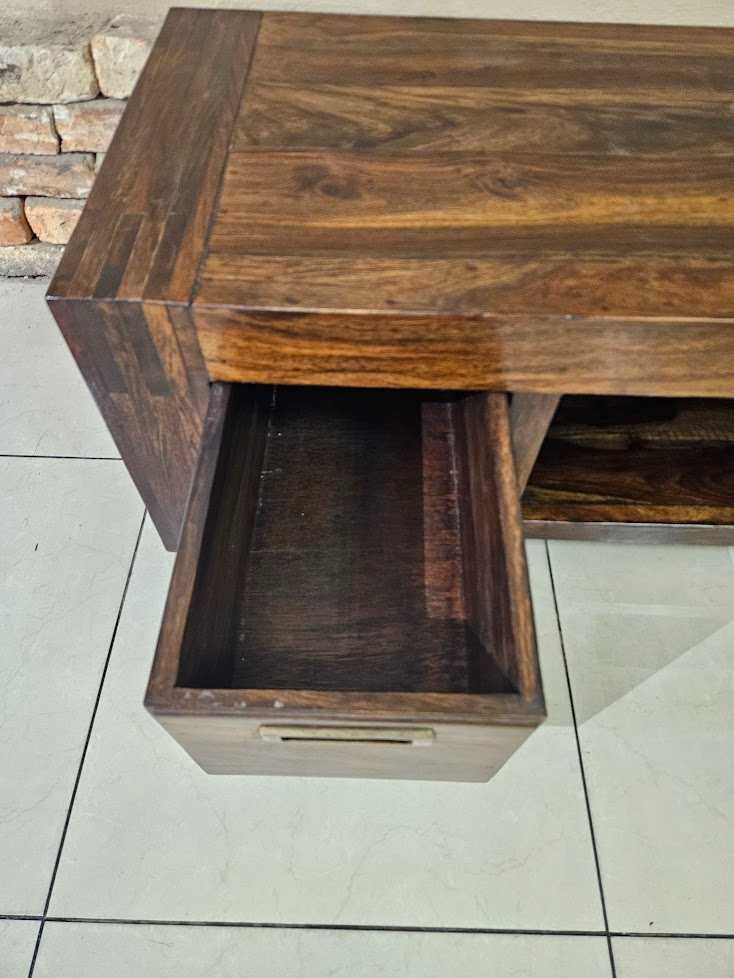 Stolik RTV z litego drewna 123x48x40 cm – solidny, z szufladami