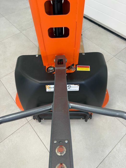 Wózek samozaładowczy elektryczny paleciak masztowy winda 500 kg 130 cm