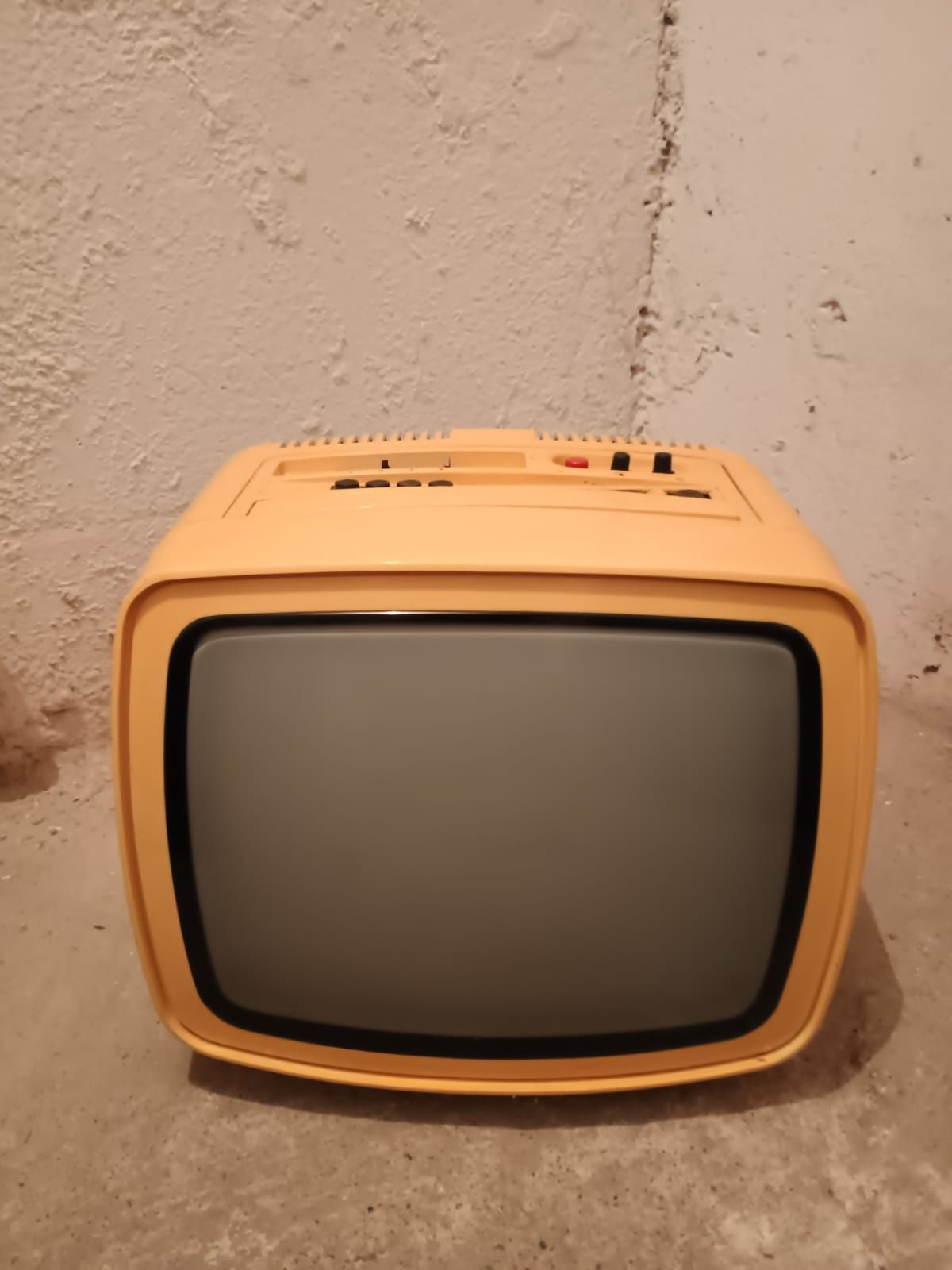 Telewizor Unitra staromodny PRL