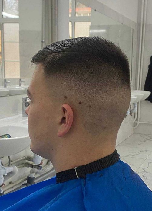 Барбер на виїзд | Стрижка не виходячи з дому