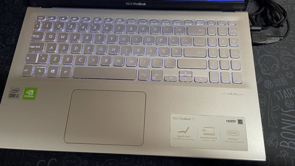 ASUS VivoBook F512J