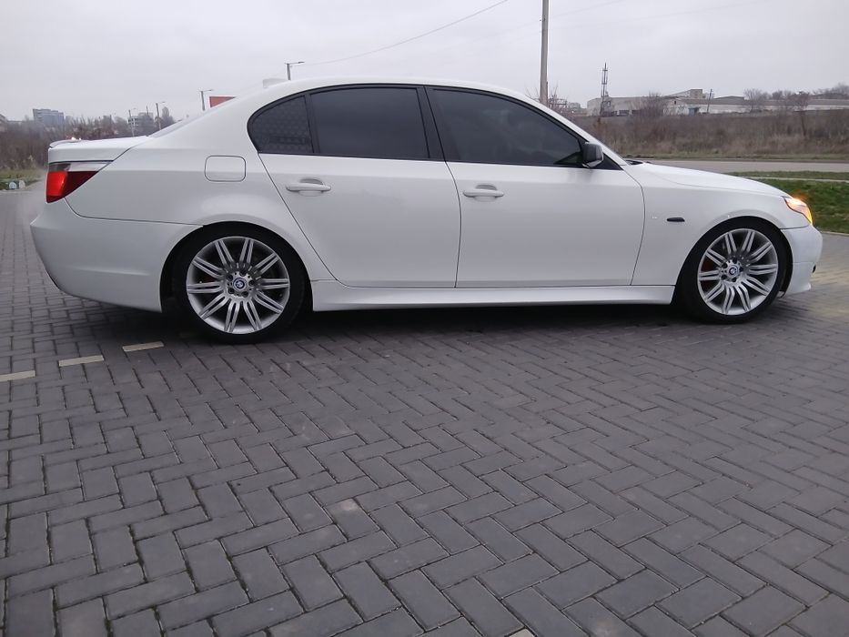 Продам бмв е60 м54б30