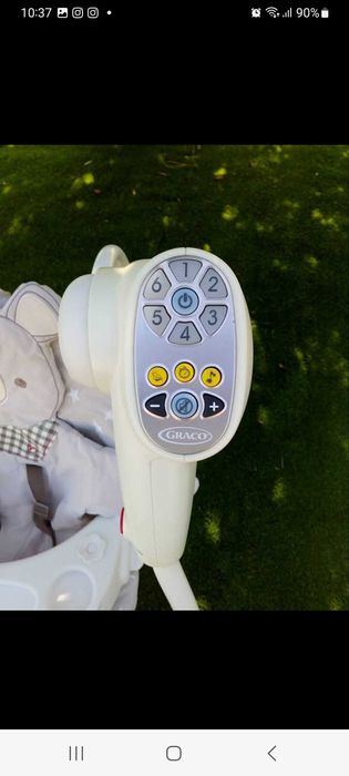 Baloiço para bebé com música e 6 velocidades