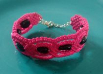 Bransoletka makramowa handmade fuksja czerń