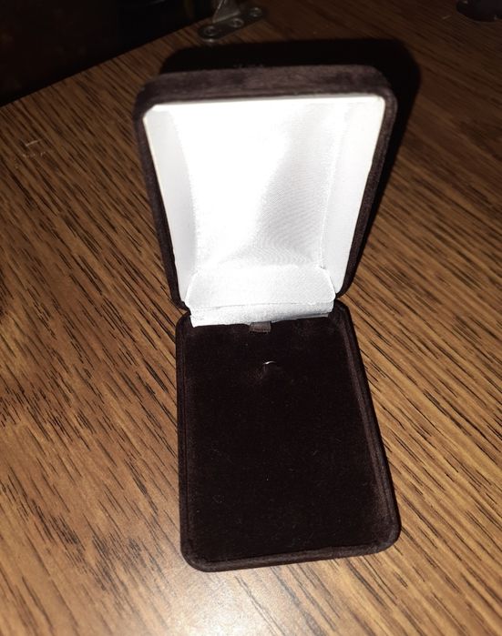 Коробка велюрова подарункова для ювелірних прикрас