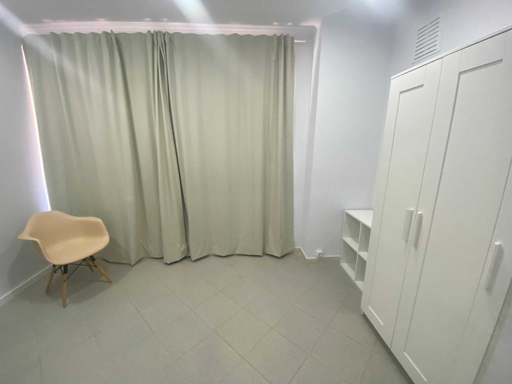 Arrenda-se Loja Remodelada para T2 - 875€ c/ internet incluída.