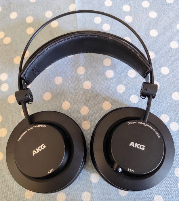 AKG K275 auscultadores