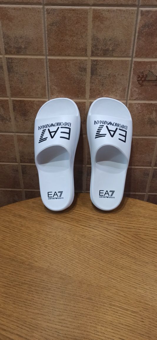Emporio Armani 42,43 чоловічі шльопанці,шлепанцы, вьетнамки.