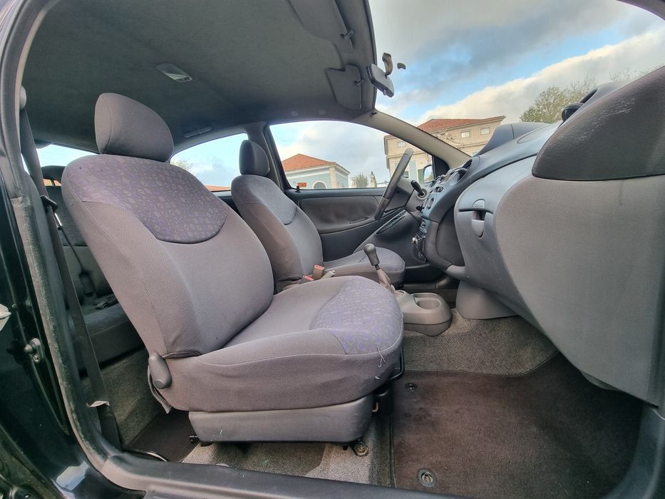 Yaris gasolina só 168 mil km