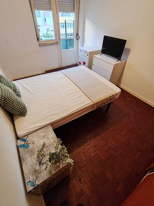 Quarto de casal - Benfica a 5min do C. Colombo