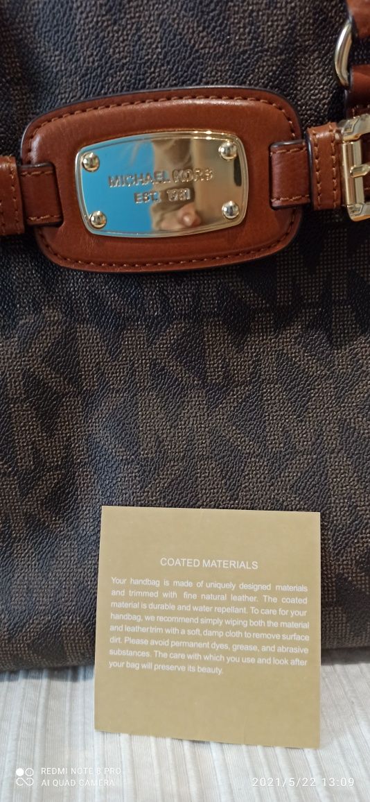 Mala Michael Kors camel e castanhos