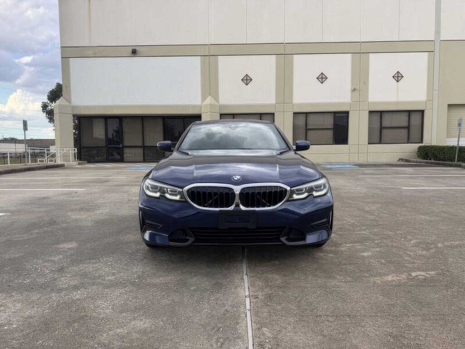 BMW 3 Series 330i      2020