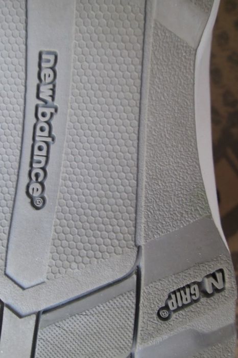 Kросівки NEW BALANCE (розмір 46)
