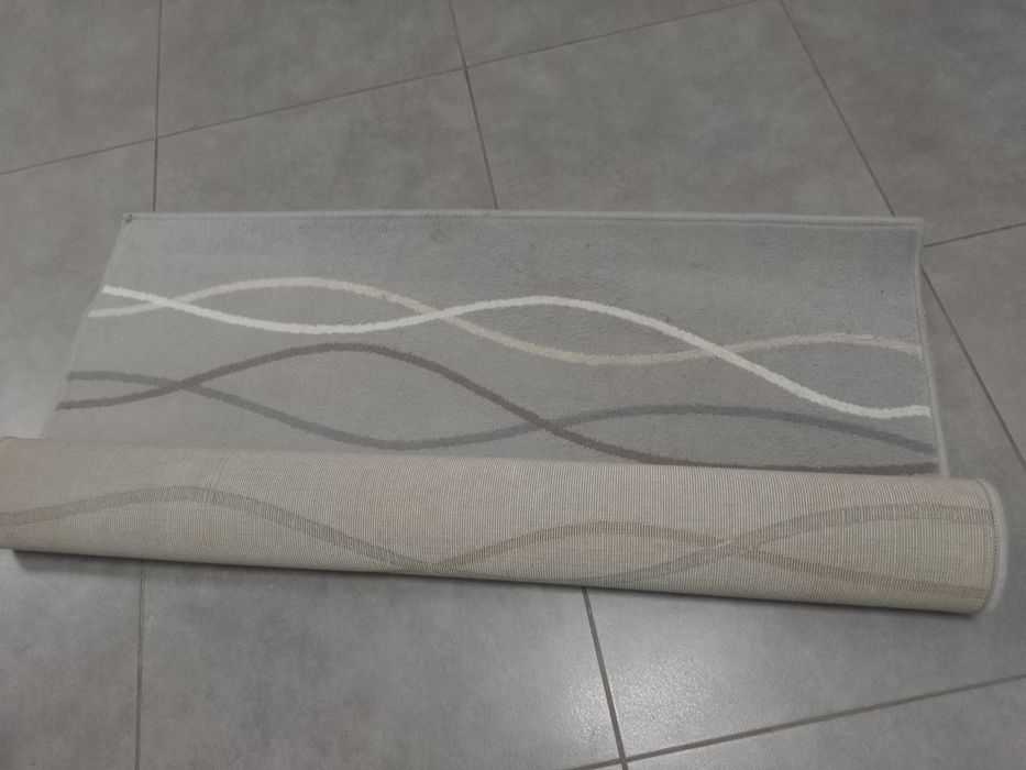 Sprzedam dywan do czyszczenia 195x135 cm.