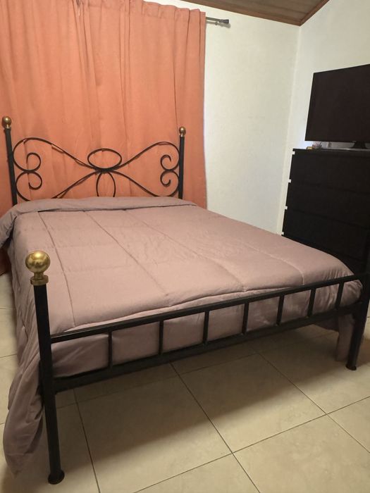 Cama de casal com colchão