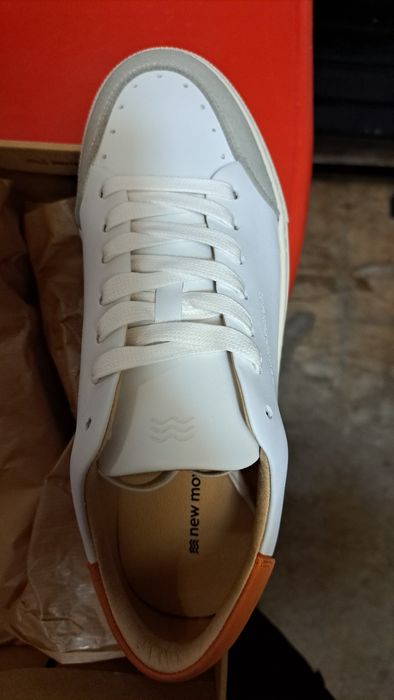 Vendo sapatilhas em pele new movements!