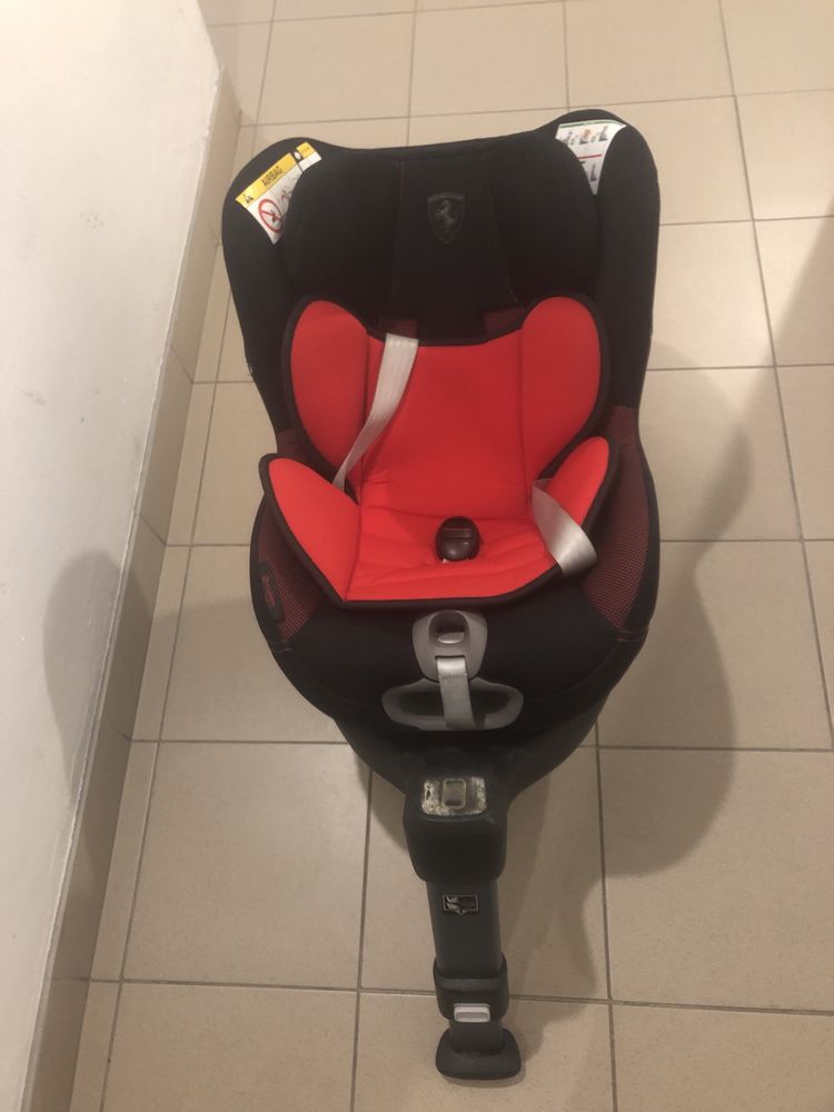 Fotelik samochodowy Cybex Ferarri obrotowy