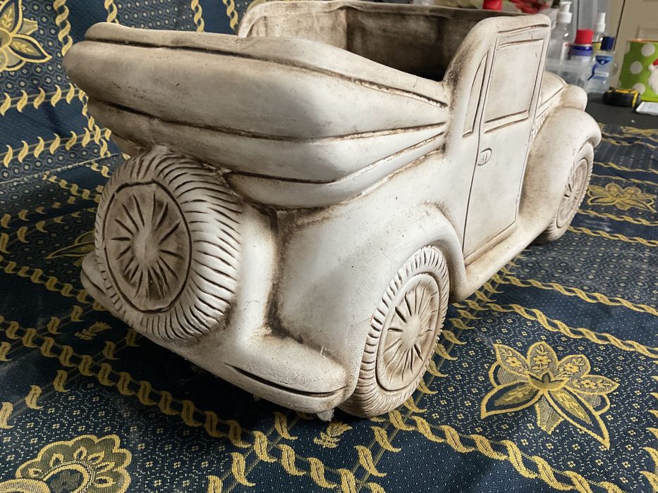 Floreira porcelana com 43 x17 cm. ANUCIOS abaixo