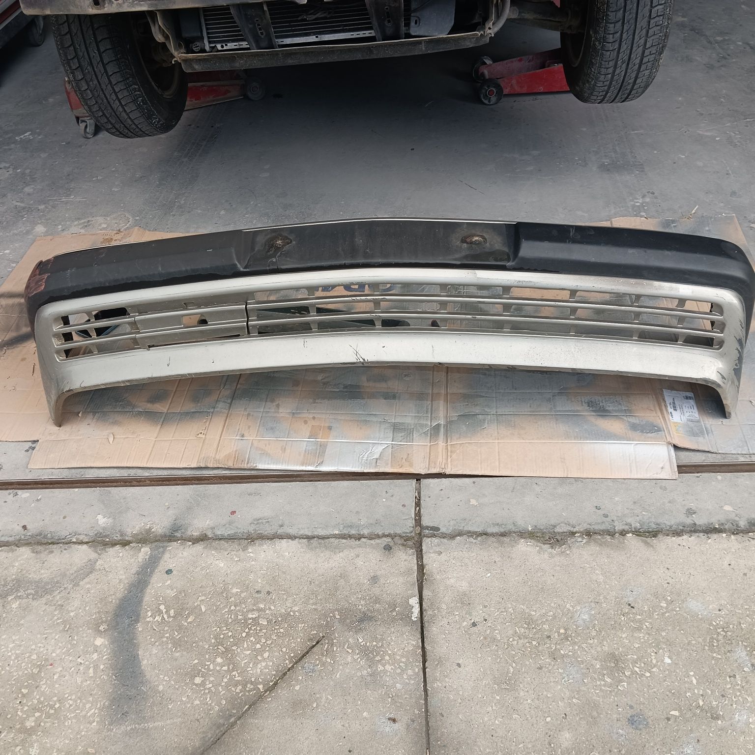 Vendo para-choques para restauro carrinha W124 Mercedes