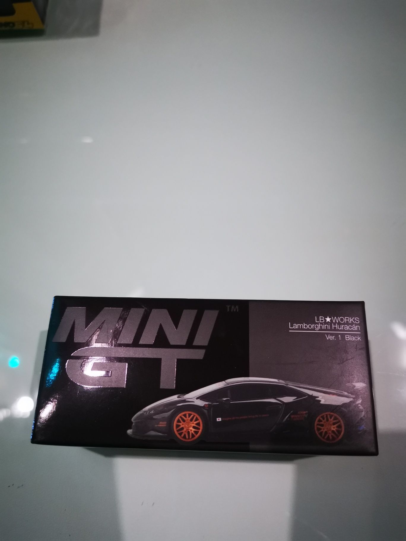 Lamborghini hot wheels novo com portes incluídos