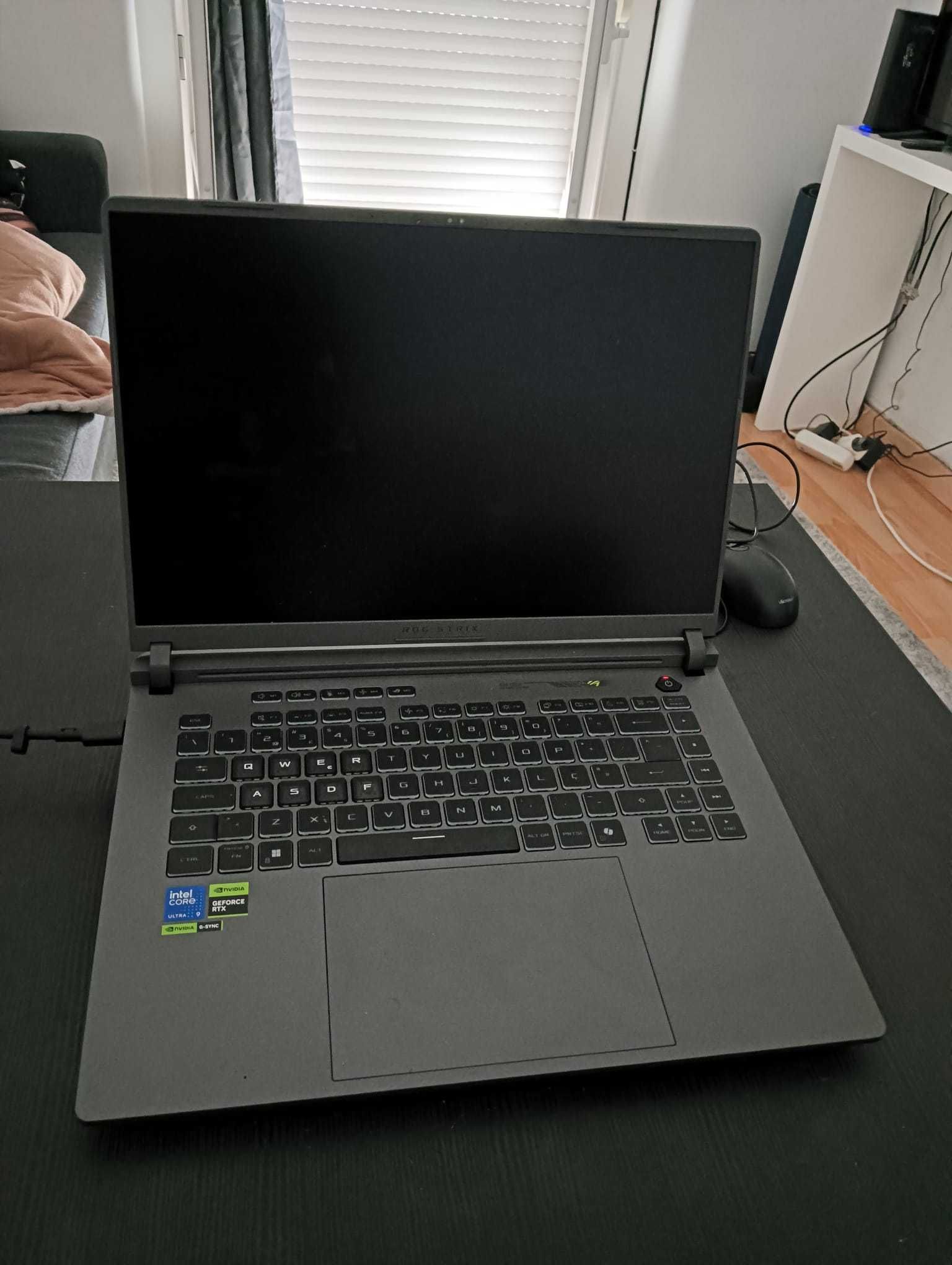 Asus ROG Strix G16, Intel Ultra 9 275HX, NVIDIA RTX 5070Ti, 32GB, 2TB