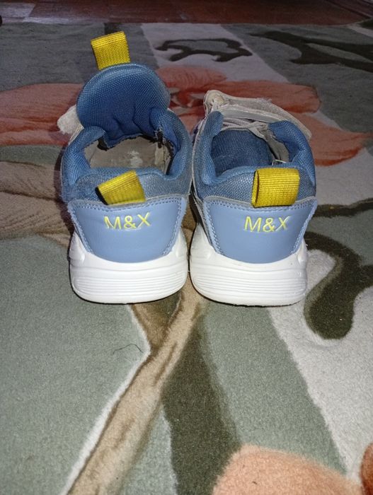 Кросівки дитячі 100грн