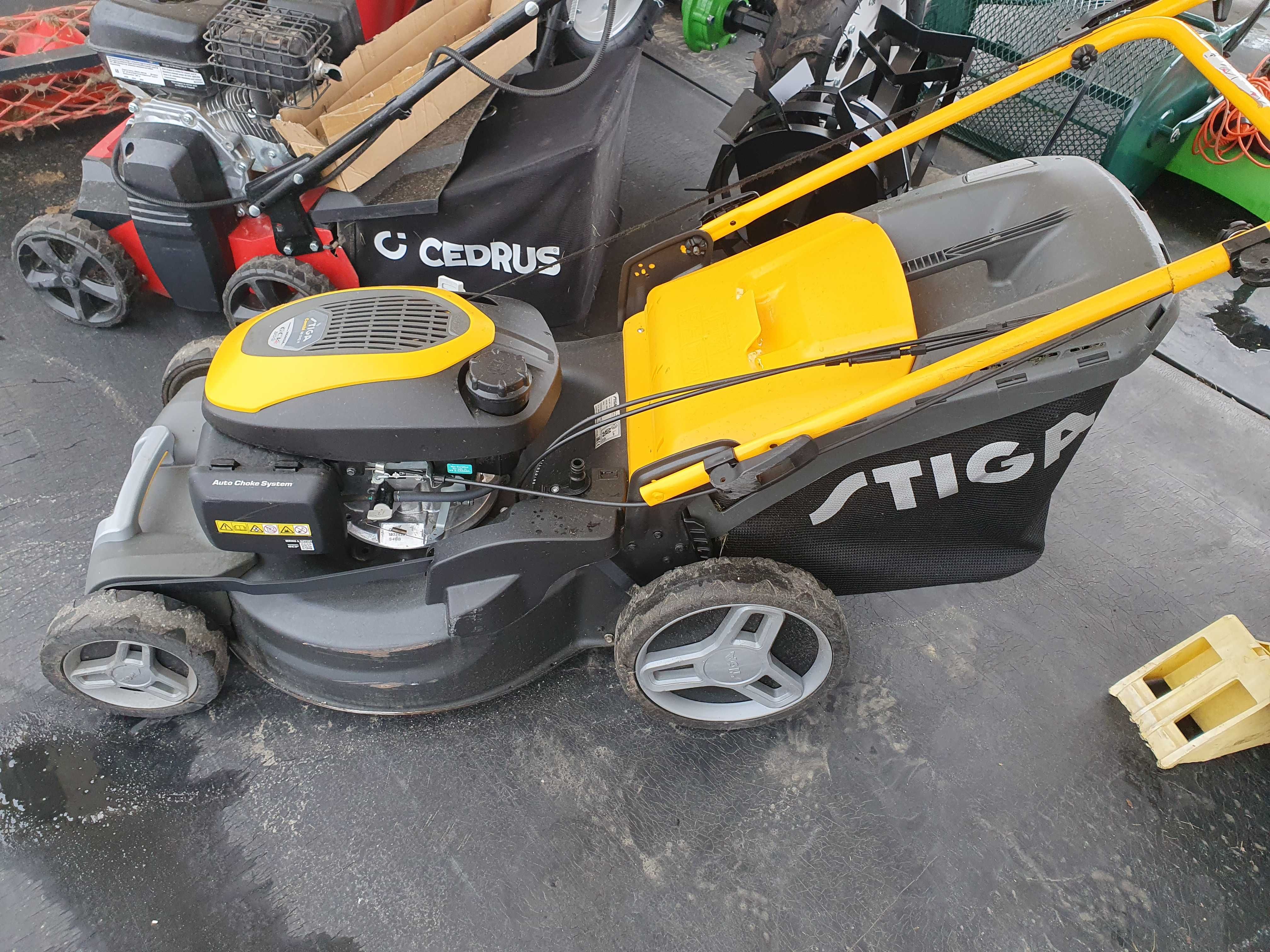 Kosiarka traktorek z koszem Husqvarna