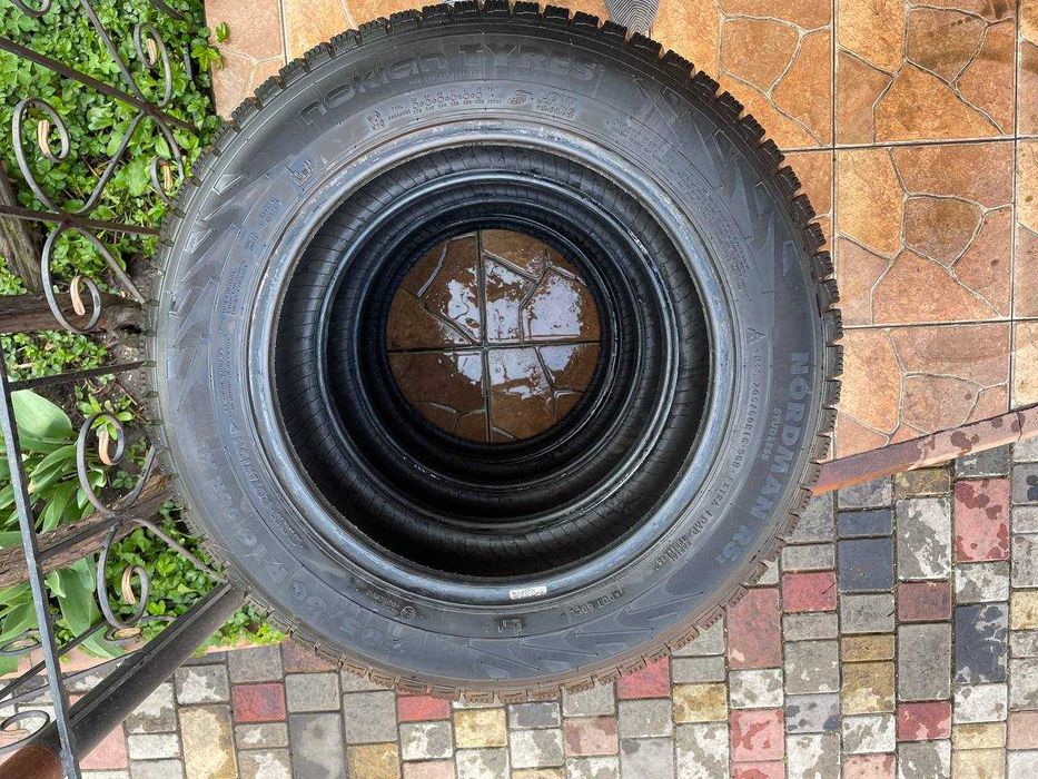 NOKIAN TYRES. 4шт. зимние Б/у. пробег 5 тыс. 205/60 R-16.