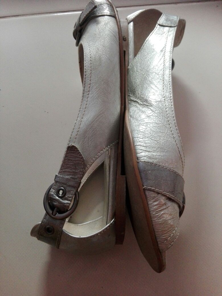 Buty balerinki skórzane srebrne rozm. 39