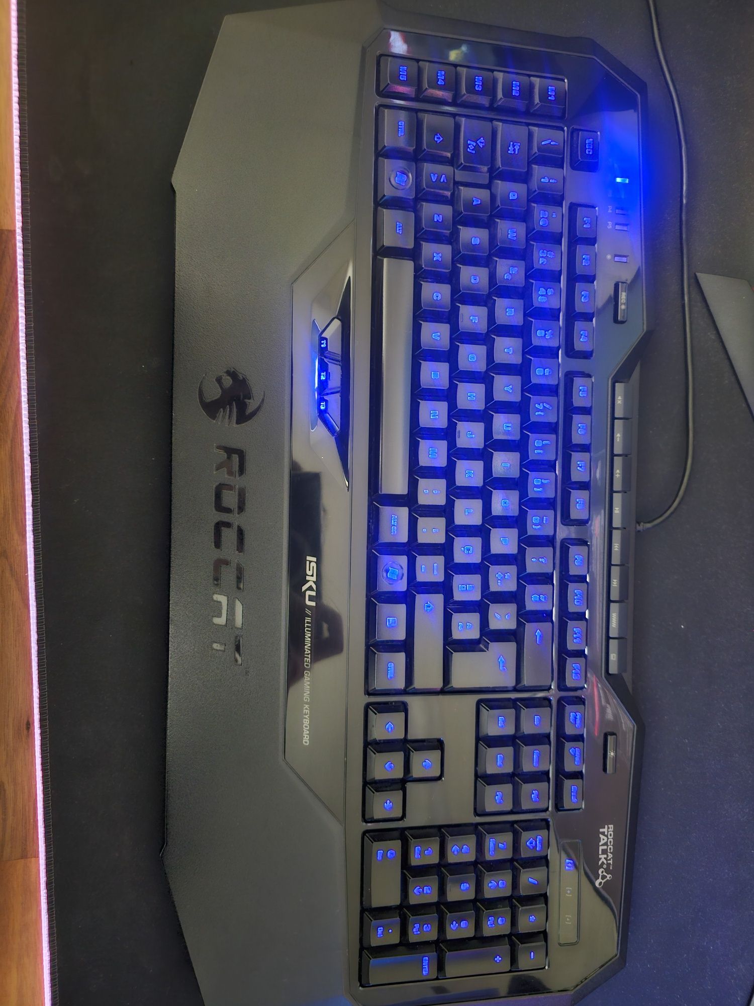 Teclado Roccat Isku