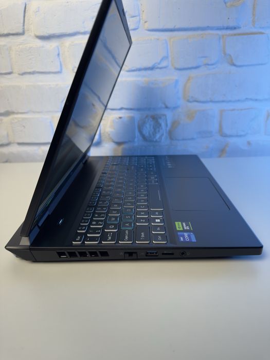 Predator 16' FHD+ 165hz, I7-13650HX, RTX 4060, 16/512