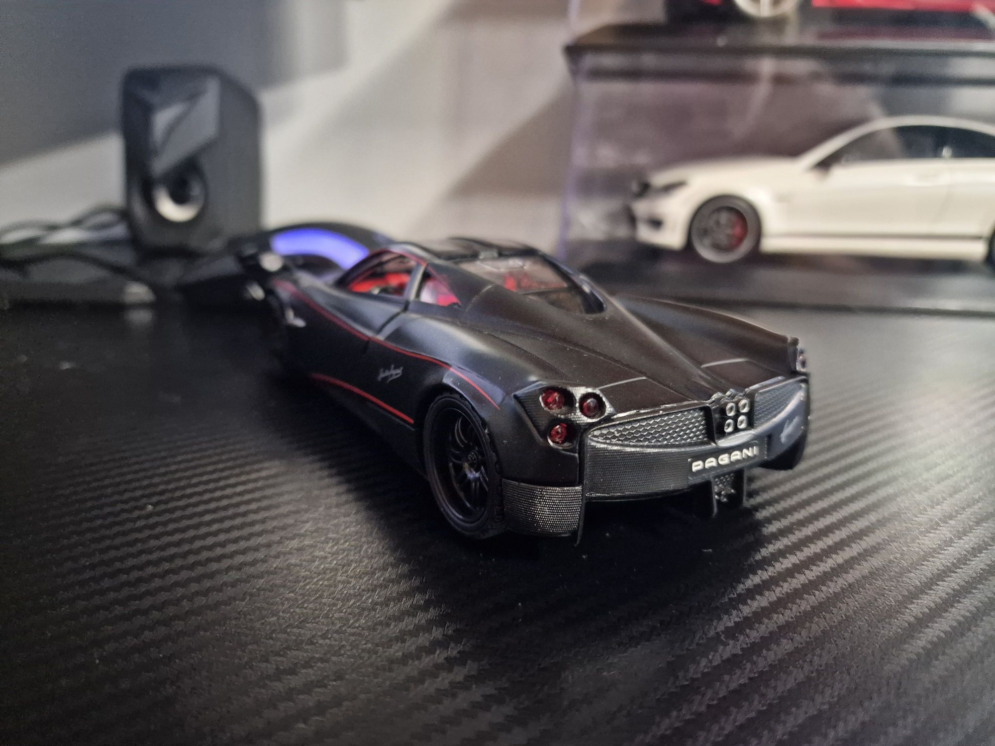 Pagani Huayra 1:24