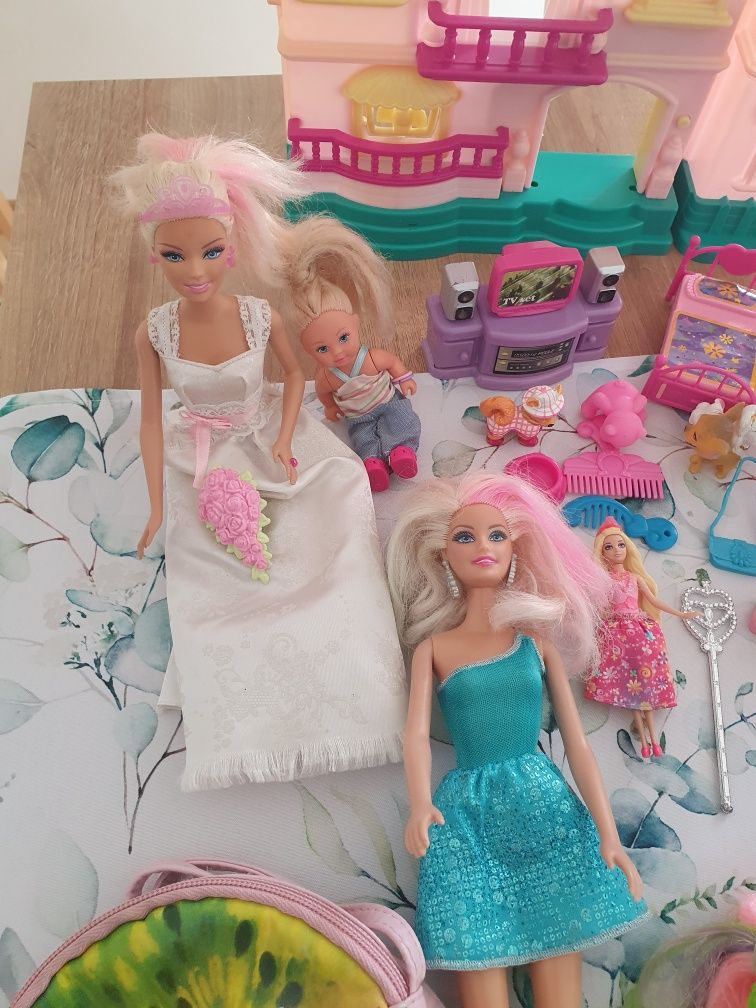 Zestaw lalki Baribie Monster High domek z wyposażeniem