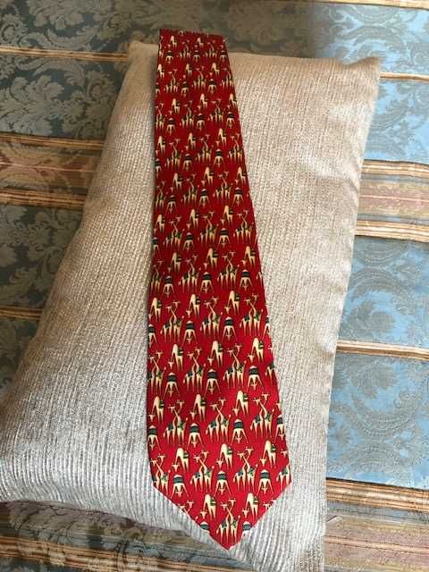 Gravata 100% seda natural da luxuosa marca Salvatore Ferragamo.