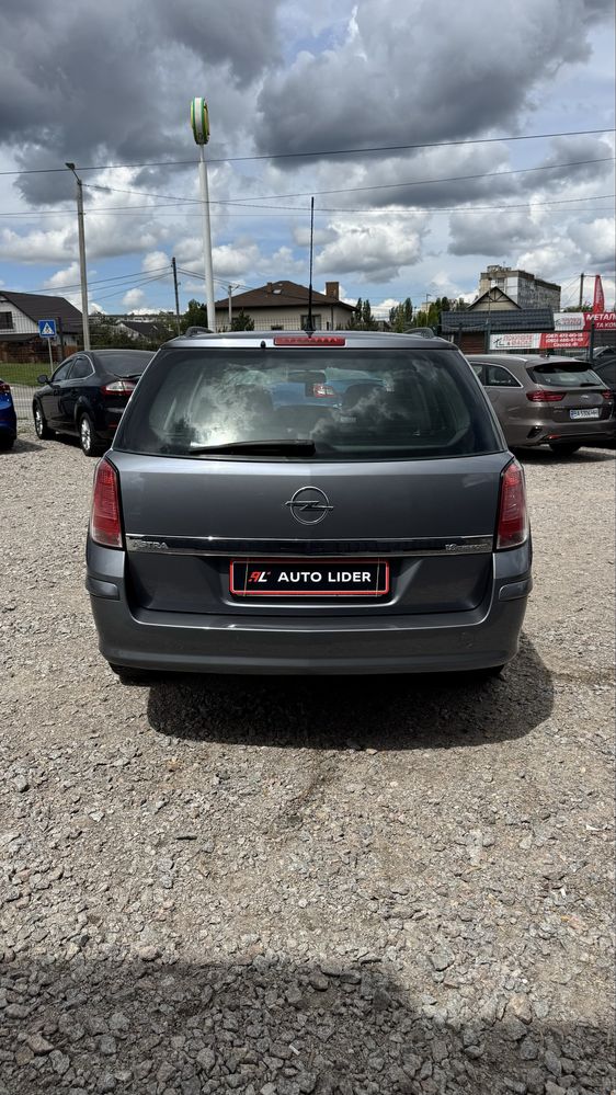 Opel Astra Опель Астра H Cavan 1.6 бенз 5МКПП 196 т.км