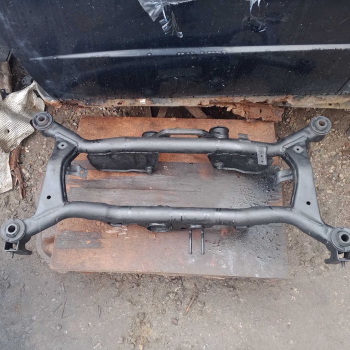 Продам заднюю балку nissan x-trail t30