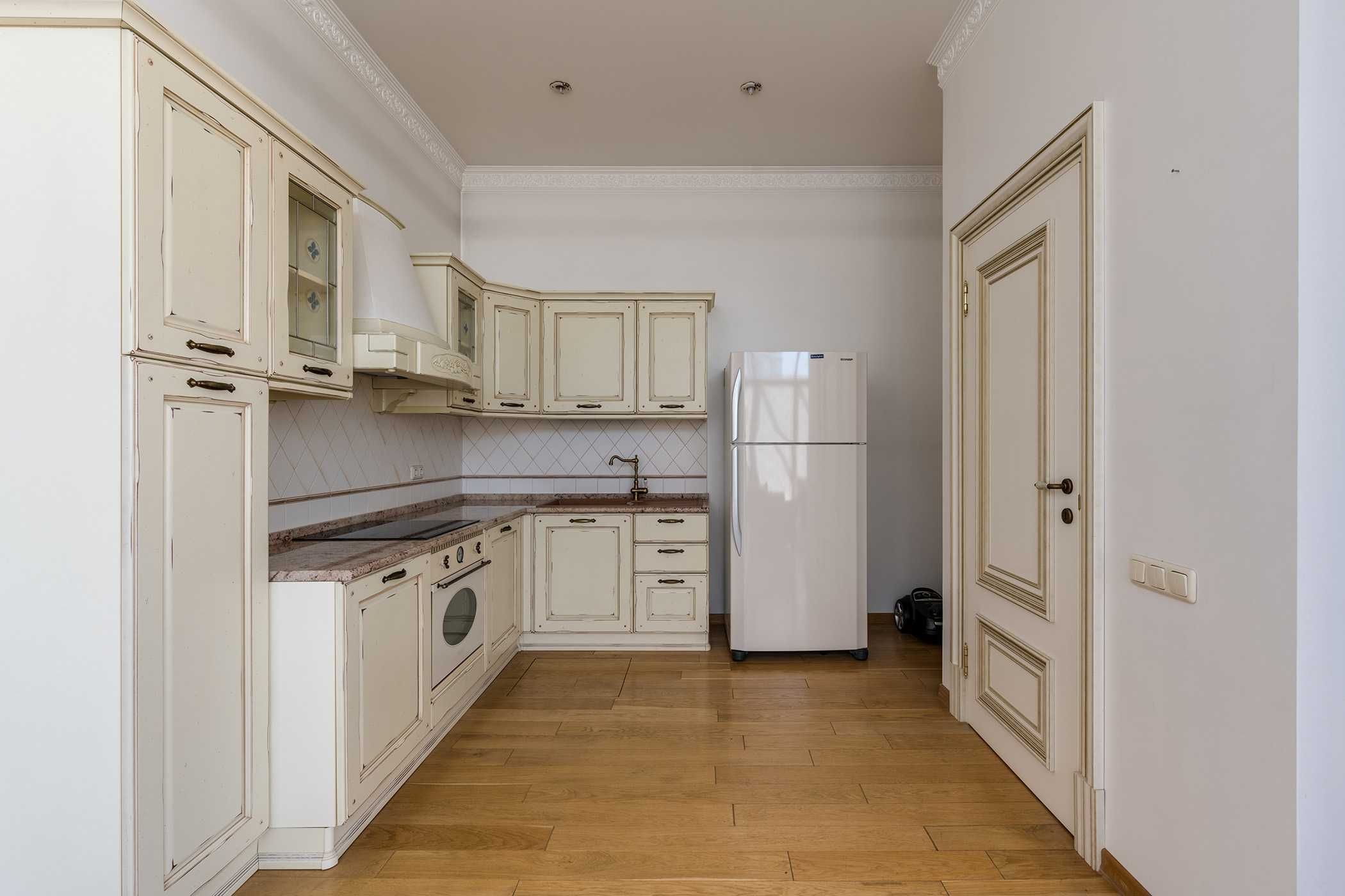 Оренда, вул. Жилянська, 59, 5 кімнат, 330 м², Kiyv rent apartment