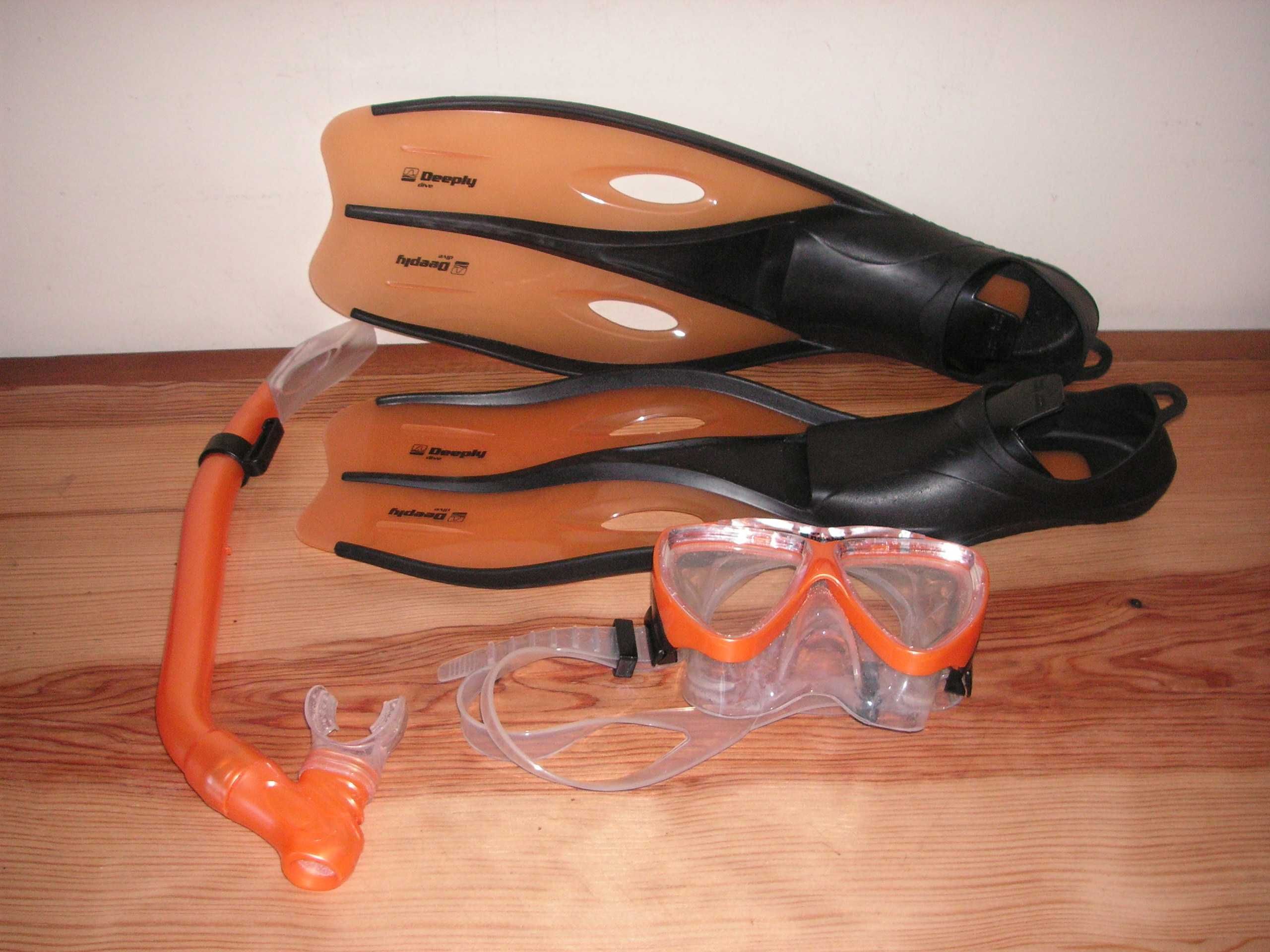 Conjunto Barbatanas, Máscara / Óculos e Tubo Respirador Deeply Dive