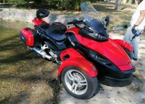 Can Am Spyder 2010 com escape especial de origem