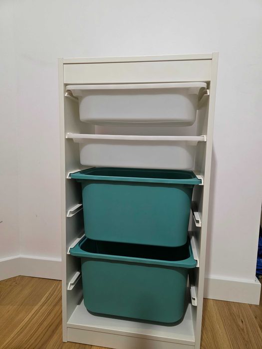 Regał z pojemnikami Ikea Trofast