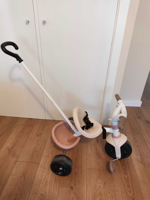 Vendo triciclo rosa como novo