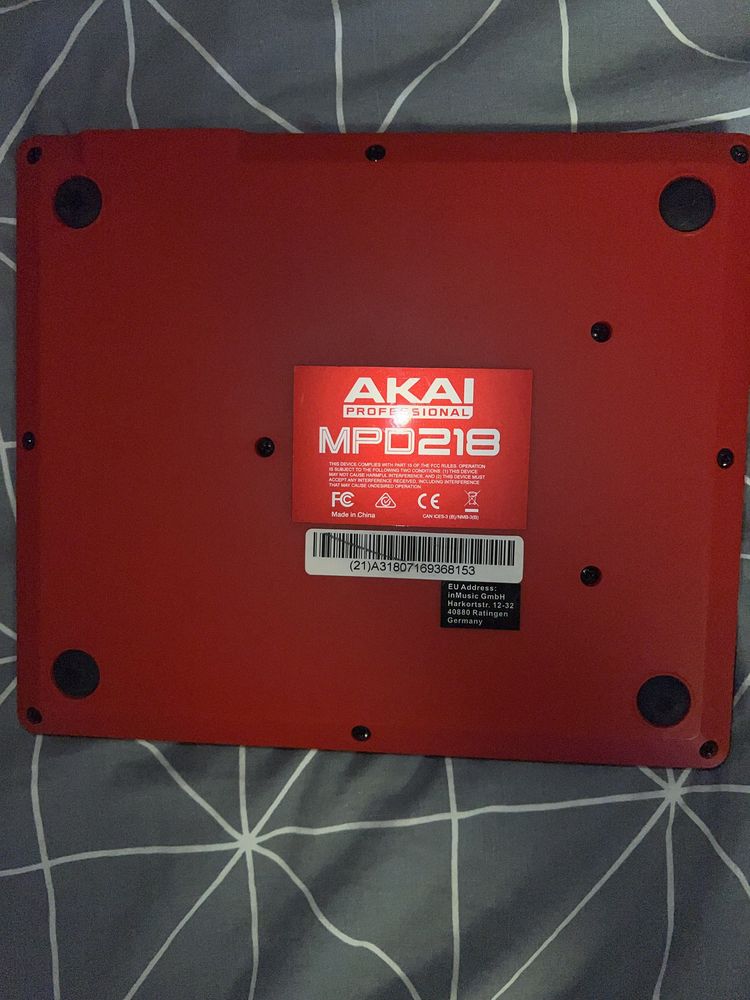 Akai MPD218 - pad perkusyjny