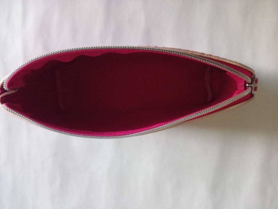 Косметичка Lancôme, рожева.