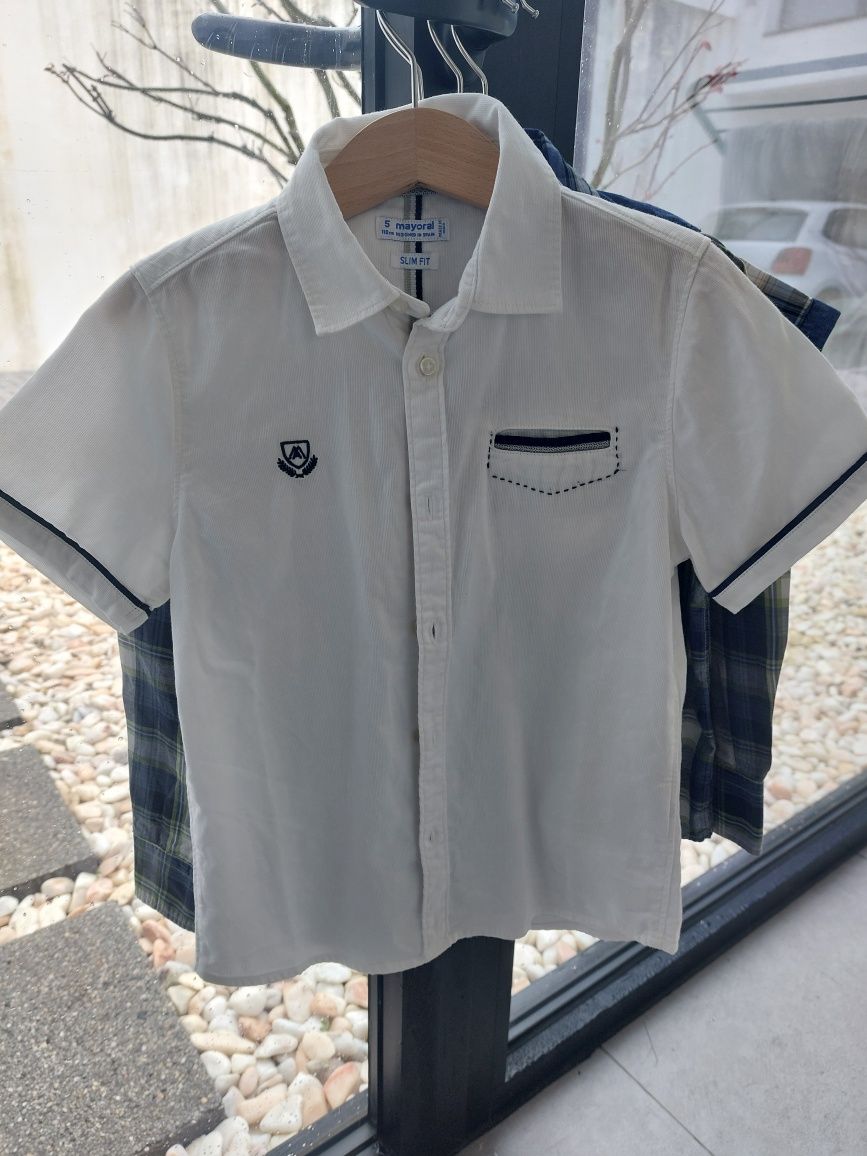 CAMISAS de criança, como novas.