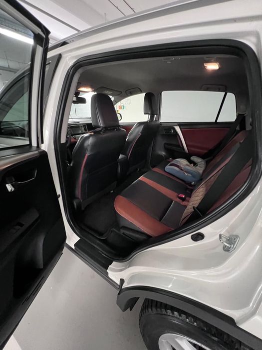 Продам автівку TOYOTA RAV 4